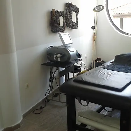 Отель Monicspaclub Wellness In Bayview Villas 3*