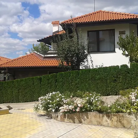 Отель Monicspaclub Wellness In Bayview Villas Кошарица