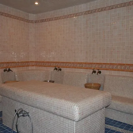 Hotel Monicspaclub Wellness In Bayview Villas